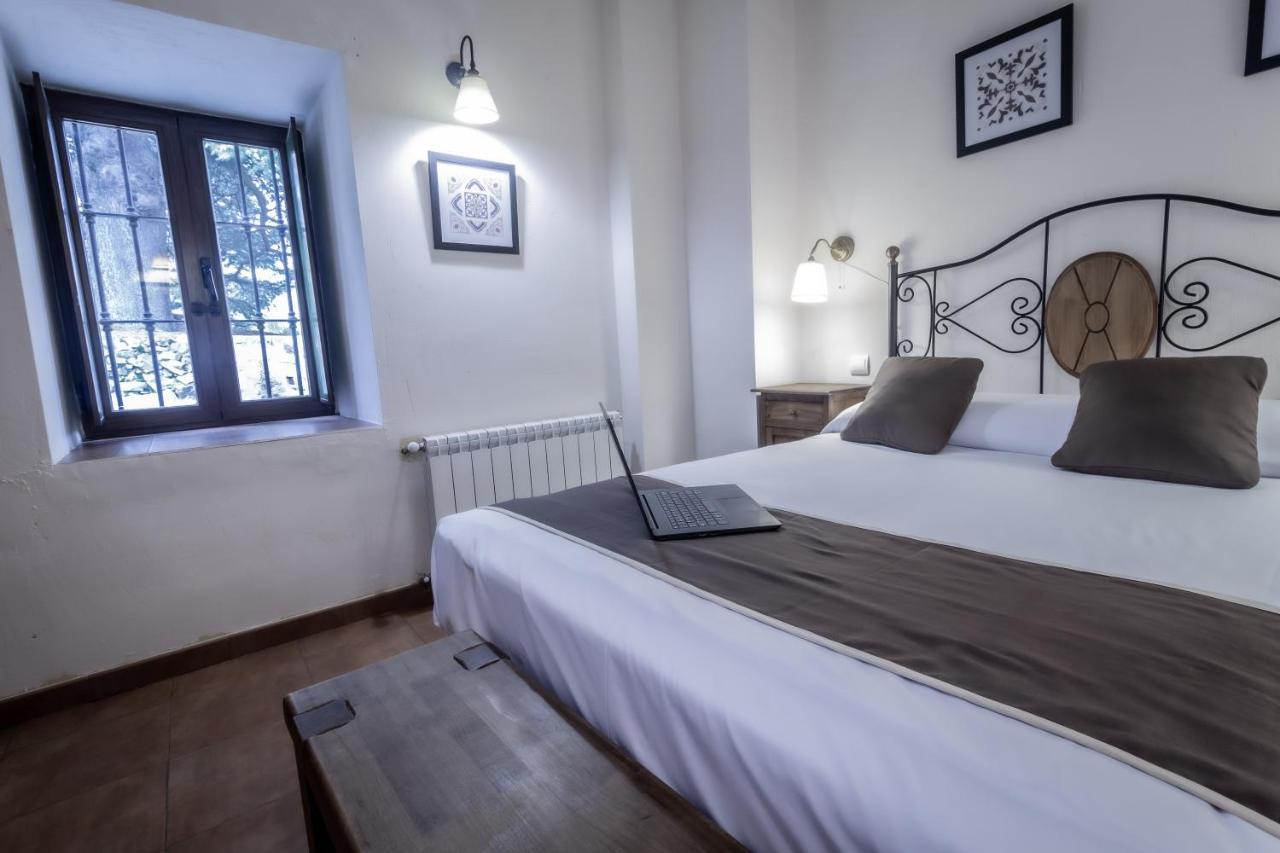 Posada Pena Pintada By Vivere Stays Cercedilla Kültér fotó